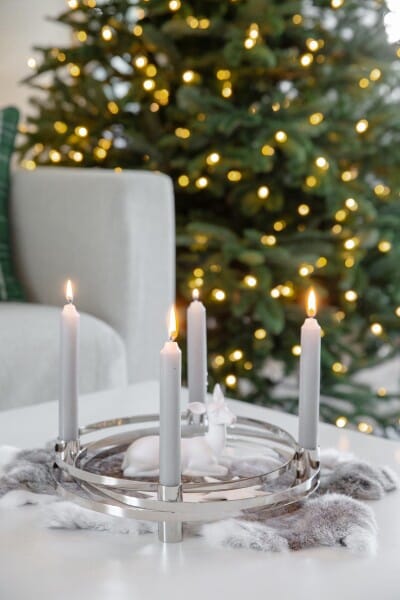 Edzard Adventskranz Avia, Aluminium vernickelt silberfarben-adventskranz-Stil-Ambiente-0202